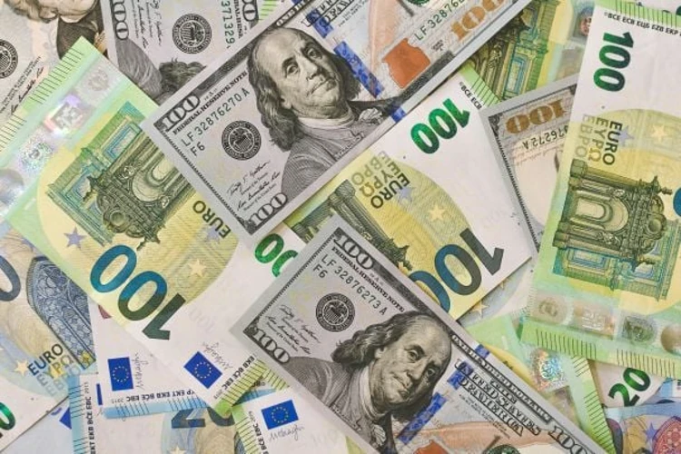 НБУ встановив курс долара на 20 серпня на рівні 44,70 грн