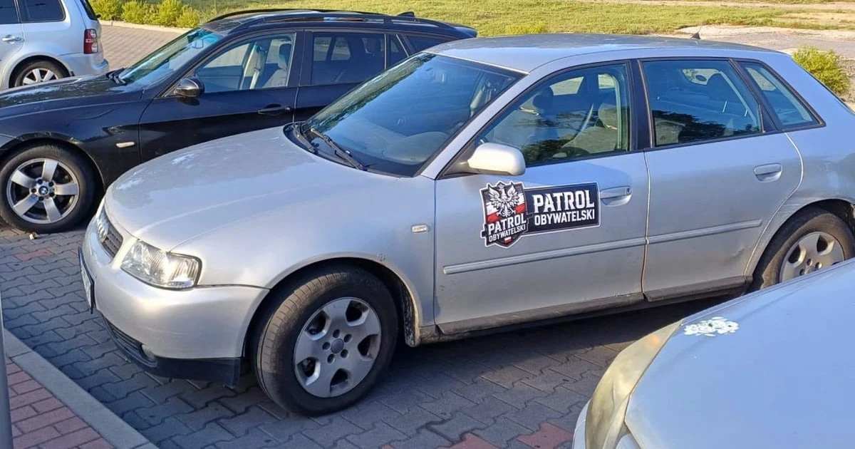 Маркування Patrole Obywatelskie на автомобілі учасника руху (фото з Facebook-сторінки організації).