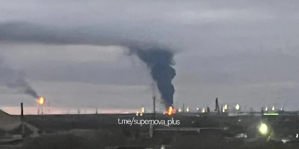 Підтверджено пожежу на Сургутському ЗСК: губернатор назвав це «промисловим об’єктом»