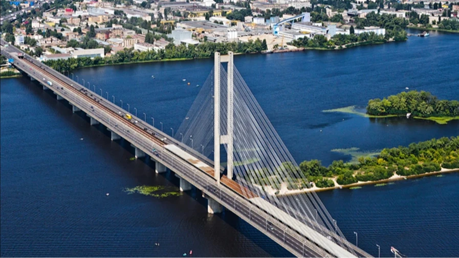Перекритий Південний міст у Києві після нічного удару 2 жовтня