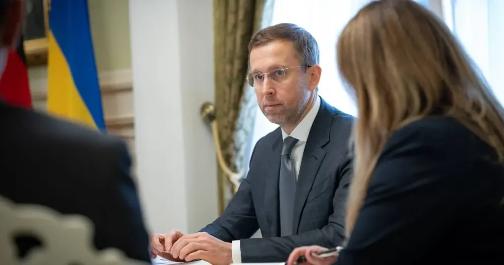 Уряд призначив комісію, яка визначатиме умови продажу «Сенс Банку» й «Укргазбанку»: хто залучений і які