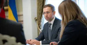 Уряд призначив комісію, яка визначатиме умови продажу «Сенс Банку» й «Укргазбанку»: хто залучений і які