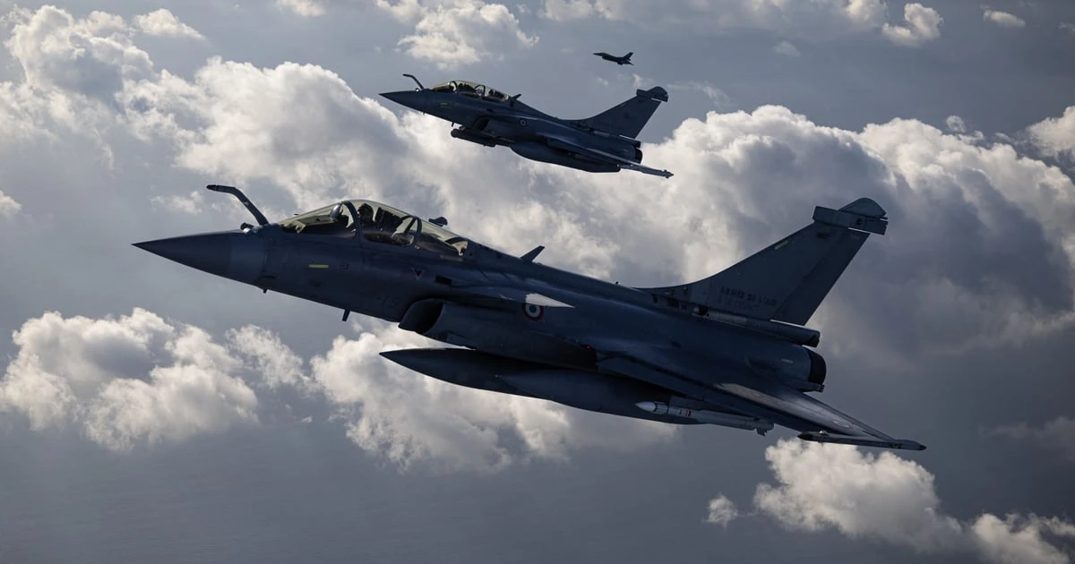 Ілюстративне фото двох винищувачів Rafale ВПС Франції під час навчань Volfa 2025, вересень 2025 року